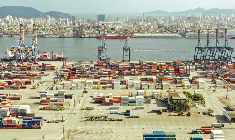 seaport-full-of-containers-awaiting-loading
